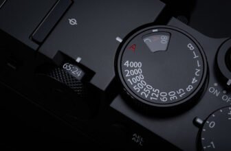 Fujifilm's GFX100RF is a 102MP medium format ...