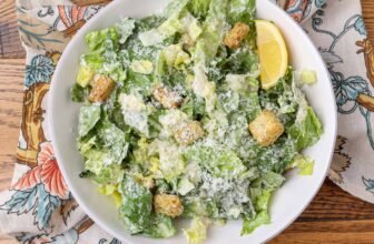 Basic Caesar Salad – Barefeet within the Kit...