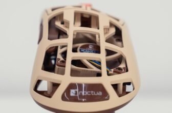 This gaming mouse has a tiny fan inside to maintai...