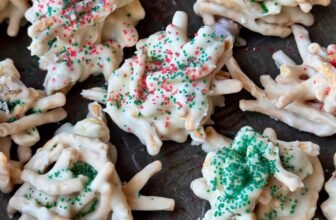 CHRISTMAS HAYSTACKS – The Southern Woman Coo...